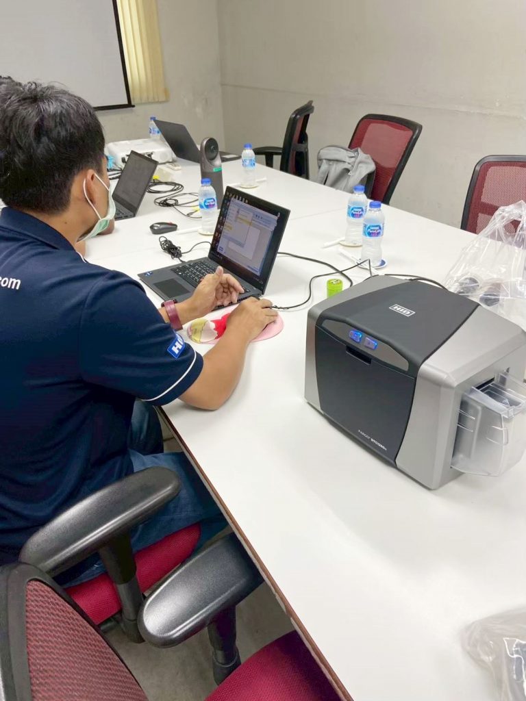 เครื่องพิมพ์บัตร HID